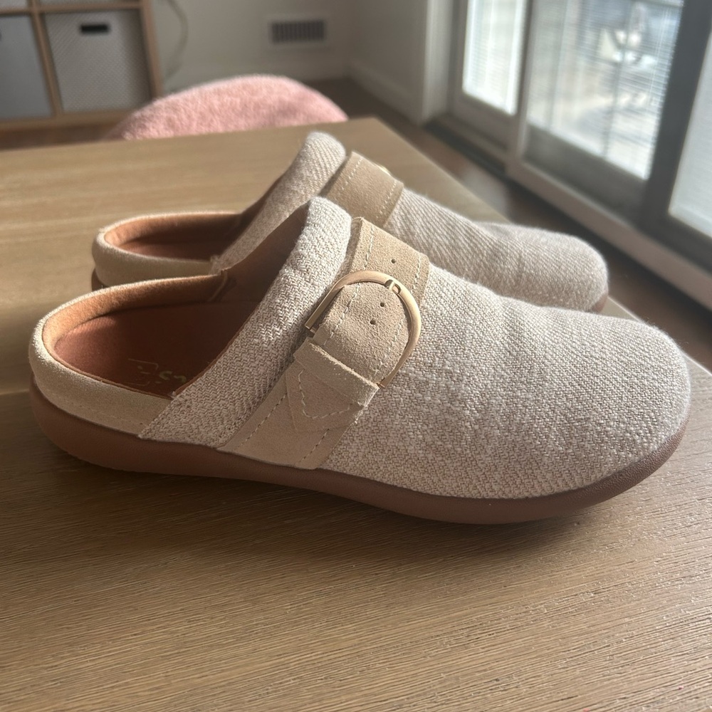 Spenco Women's Cream Buckle Mules - size 8.5 - Picture 2 of 5